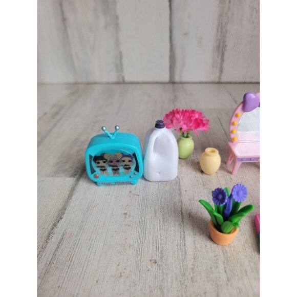 Variety doll accessory vanity TV flower vase globe food drink set - Picture 2 of 8